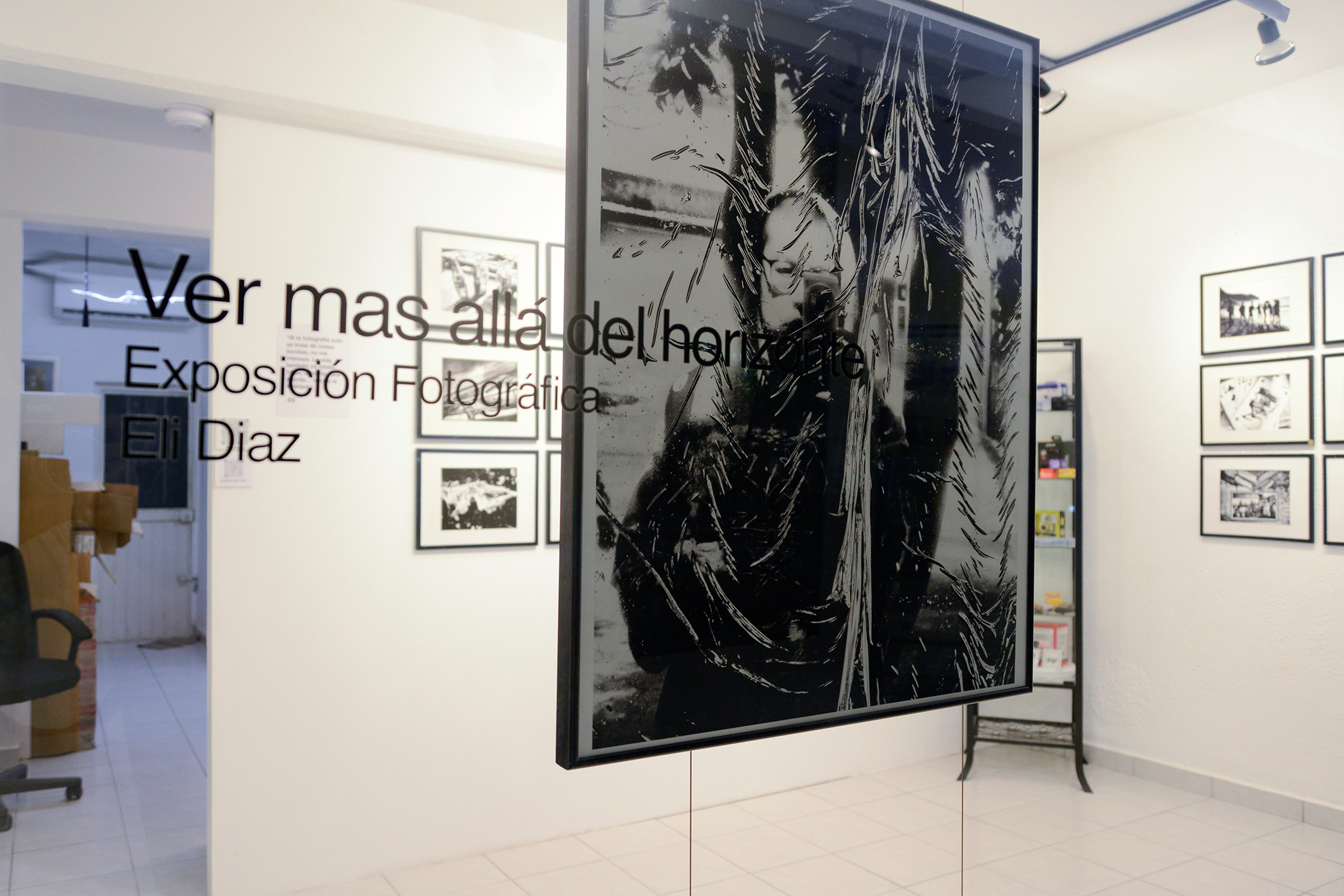 Ver mas alla del horizonte installation view